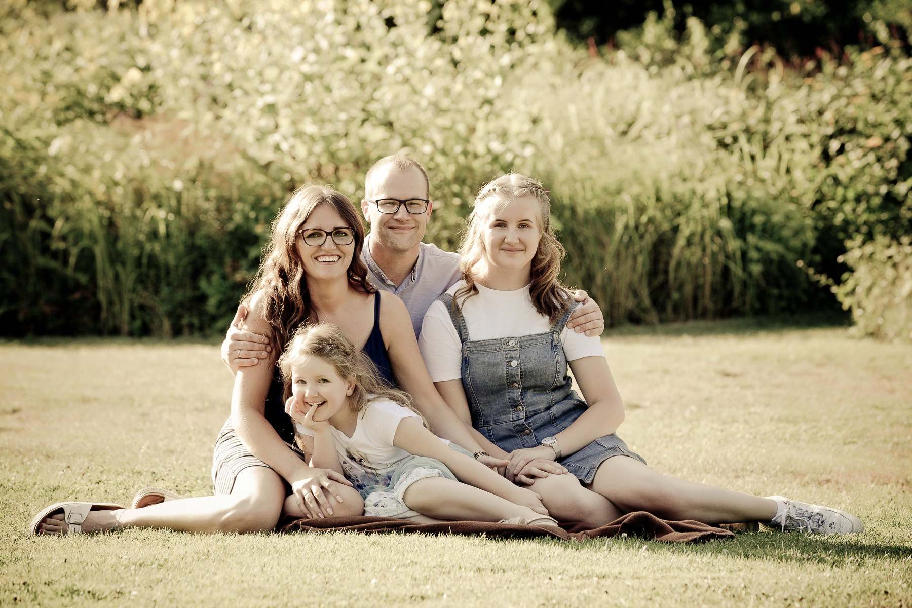 Professionelle ungestellte Familienfotos Familienbilder Fotograf